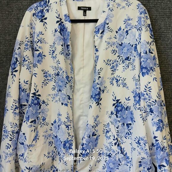 TORRID Bomber Jacket Nylon Plus Size 2 2X White & Blue Floral Full Zip Womens - Picture 3 of 8